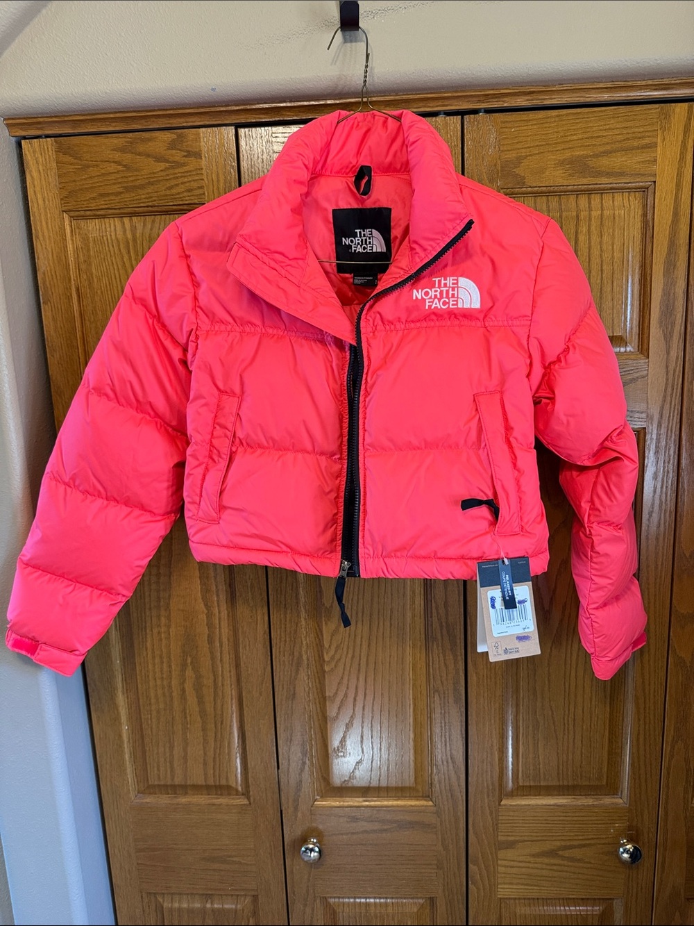 The North Face Women's NUPTSE SHORT 700 Down JKT Brilliant Coral US- Small (SP)